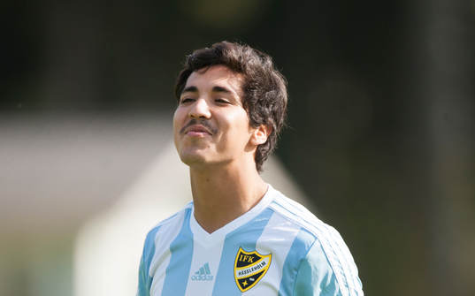IFK Hässleholms Diego Delgado med nyodlad tangorabatt i