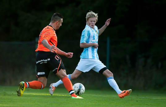 IFK Hässleholms Philip Bengtsson i matchen i division 3