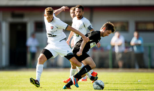 Bläddra bland fler bilder av Fotboll, Division 2 östra Götaland, Rosengård - Höllviken