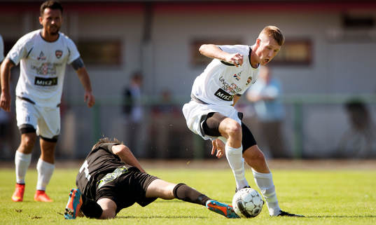 Höllvikens Niklas Kronström FC Rosengårds Marcus Hortén