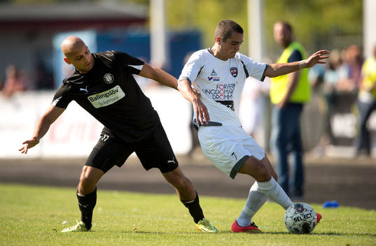 Höllvikens Alvaro Olguin Maldonado och FC Rosengårds