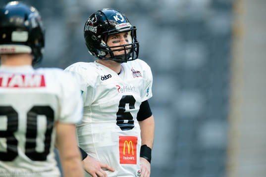 Örebro Black Knights quarterback Joe Clancy ser besviken ut