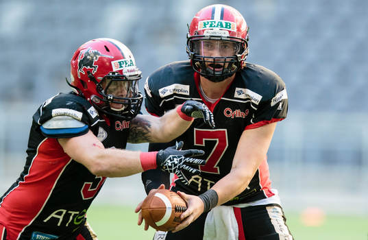 Carlstad Crusaders quarterback Anders Hermodsson lämnar