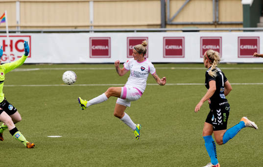 Anja Mittag från Rosengård gör 1-0