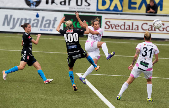 Marta Vieira Da Silva från Rosengård började på bänken