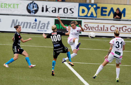 Marta Vieira Da Silva från Rosengård började på bänken
