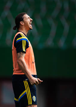 Zlatan Ibrahimovic vrålar