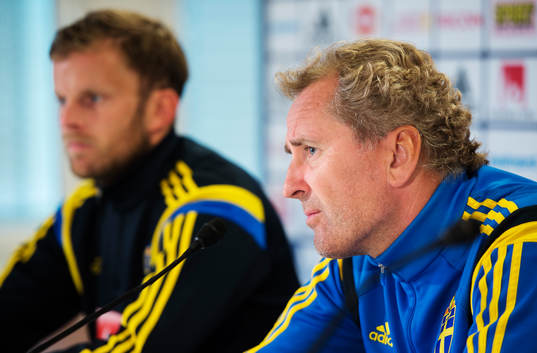 Mikael Antonsson och förbundskapten Erik Hamrén på en