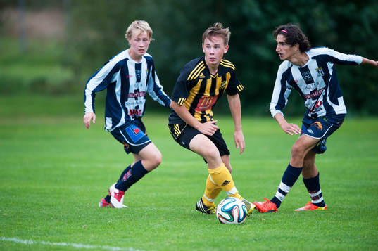 IFK Hässleholms Theo Ekström i matchen för 15-åringar
