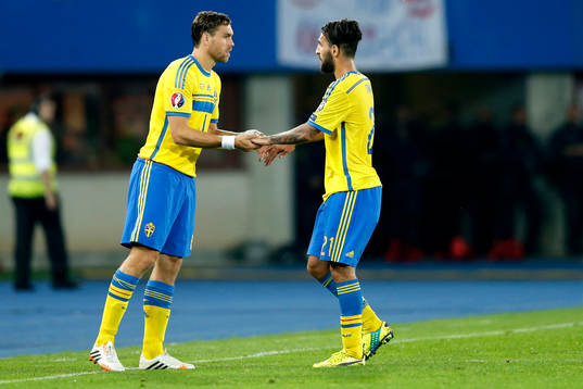 Sveriges Jimmy Durmaz byts ut mot Johan Elmander