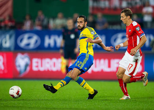 Sveriges Erkan Zengin jagad av Österrikes Florian Klein
