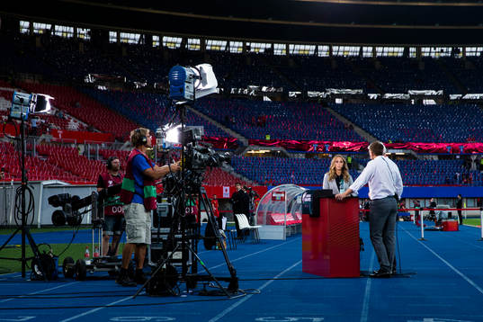s studio innan fotbollsmatchen i EM-kvalet mellan