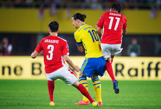 Sveriges Zlatan Ibrahimovic stoppar Österrikes Martin