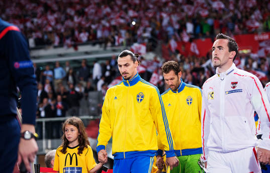 Sveriges Zlatan Ibrahimovic gör entré till
