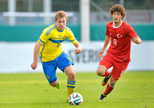 Sveriges Simon Tibbling och Turkiets Salih Ucan