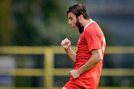 Turkiets Hakan Cinemre jublar