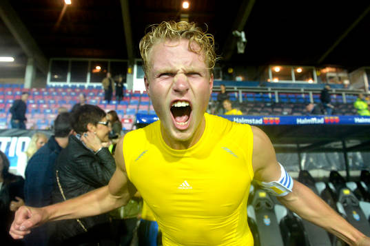 Sveriges Oscar Hiljemark jublar