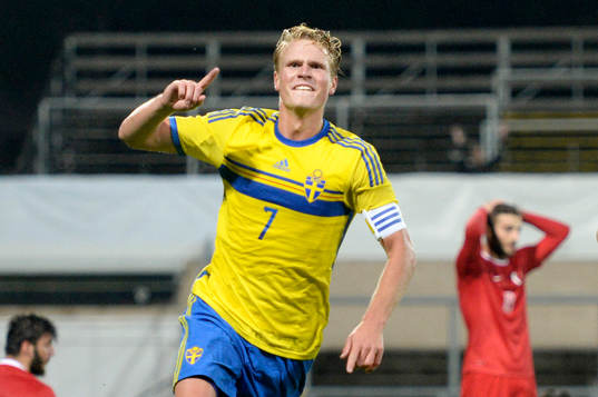 Sveriges Oscar Hiljemark jublar