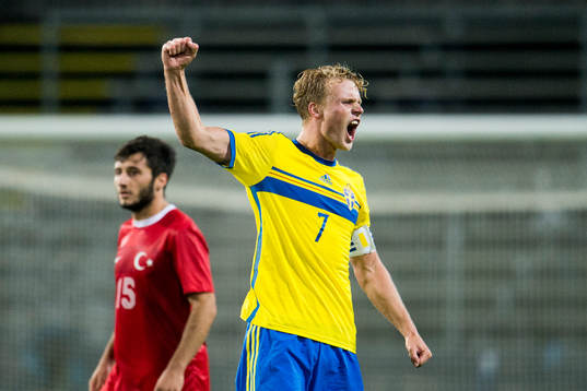 Sveriges Oscar Hiljemark jublar