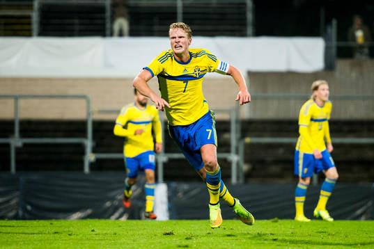 Sveriges Oscar Hiljemark jublar