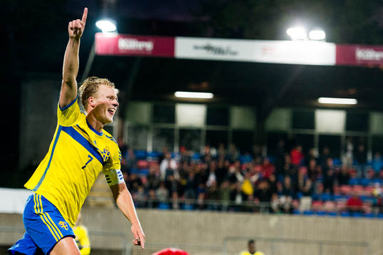 Sveriges Oscar Hiljemark jublar
