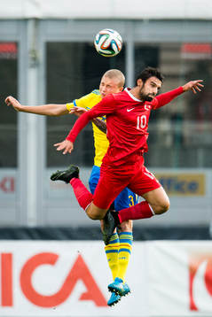 Sveriges Sebastian Holmén och Turkiets Muhammet Demir