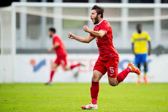 Turkiets Hakan Cinemre jublar