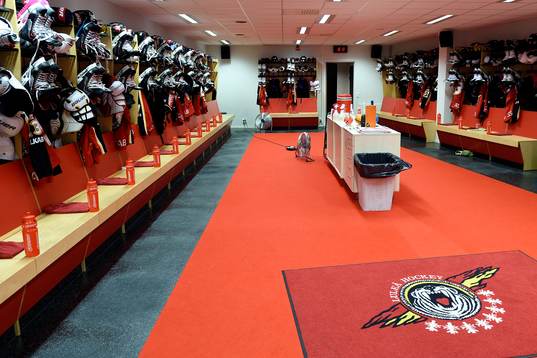 Luleå Hockeys omklädningsrum innan ishockeymatchen i SHL