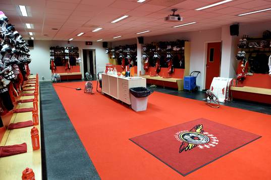 Luleå Hockeys omklädningsrum innan ishockeymatchen i SHL