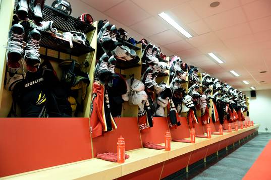 Luleå Hockeys omklädningsrum innan ishockeymatchen i SHL