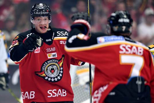 Luleås Lennart Petrell jublar
