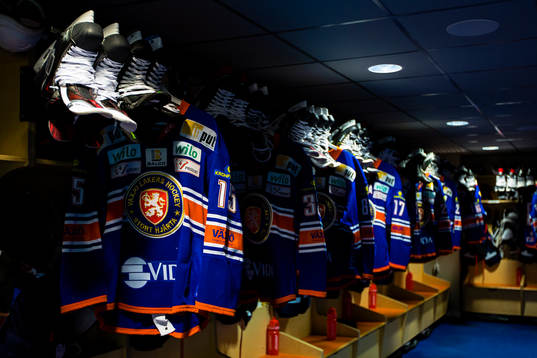 Matchtröjor i Växjös omklädningsrum innan