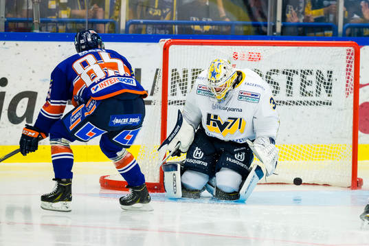 Växjös Liam Reddox gör 1-0 målet
