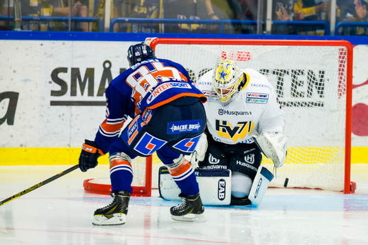 Växjös Liam Reddox gör 1-0 målet