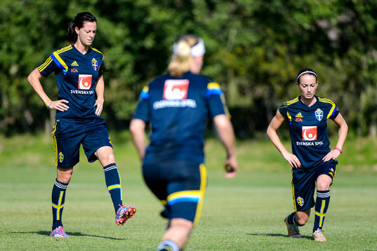 Lotta Schelin och Kosovare Asllani
