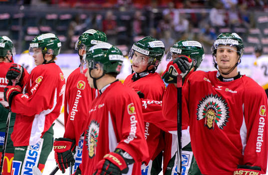 Frölundas Artturi Lehkonen värmer upp med laget innan