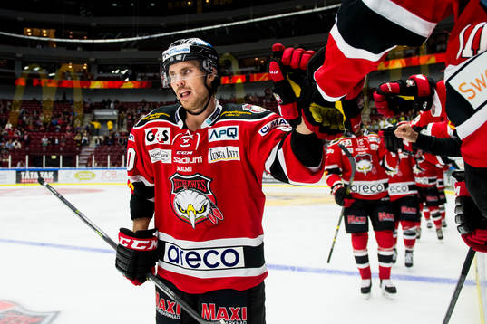 Malmö Redhawks Mattias Persson jublar