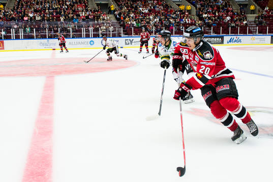 Malmö Redhawks Henrik Hetta driver upp pucken