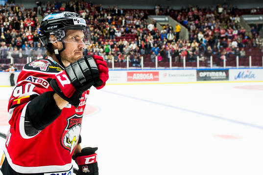 Malmö Redhawks Mattias Persson jublar