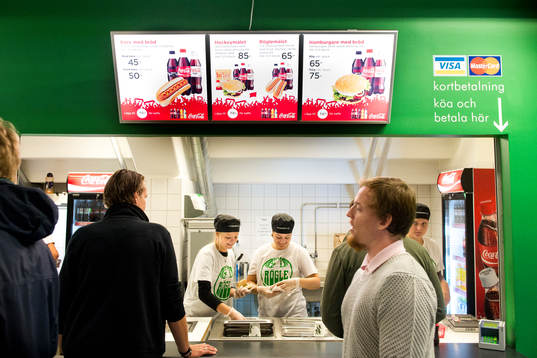 Försäljning av korv och hamburgare med läsk