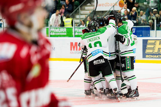 Rögles spelare jublar