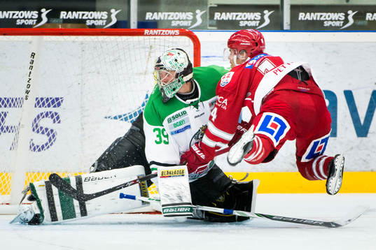 Timrås Emil Pettersson missar en straff mot Rögles
