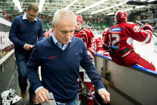 Timrås tränare Roger Forsberg och assisterande tränare