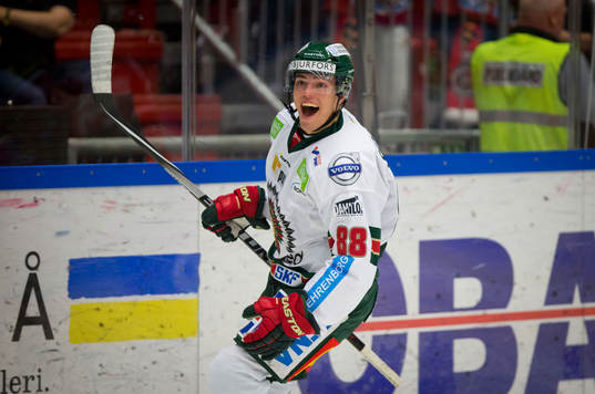Frölundas Andreas Johnson gör 1-1 och jublar