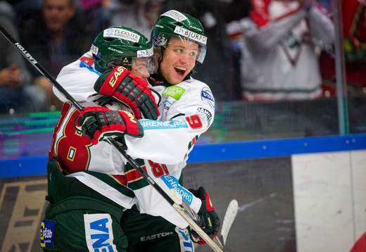 Frölundas Andreas Johnson gör 1-1 och jublar med Max