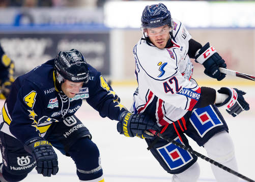 s Marcus Nilson mot Linköpings Chad Kolarik