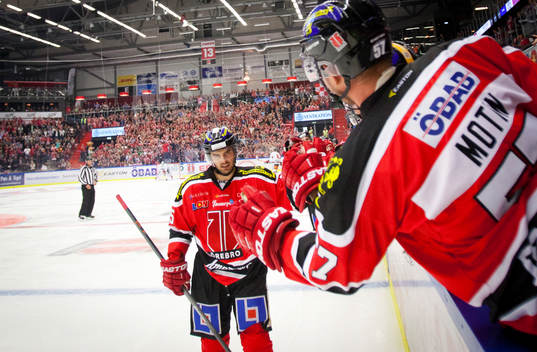 Örebros Martin Johansson jublar
