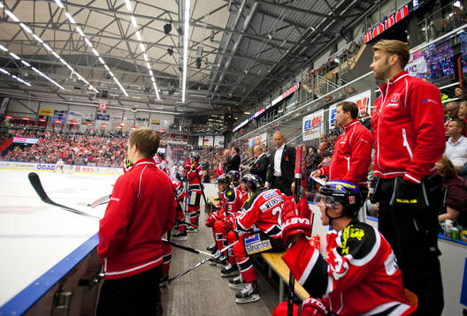 Örebros avytarbås med tränare Kent Johansson, Johan