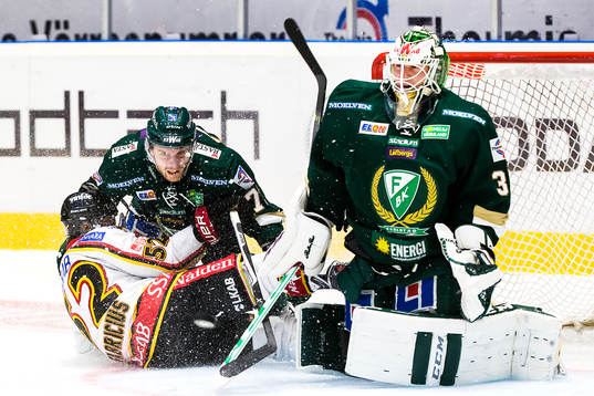 Färjestads Anton Grundel och Luleås Karl Fabricius