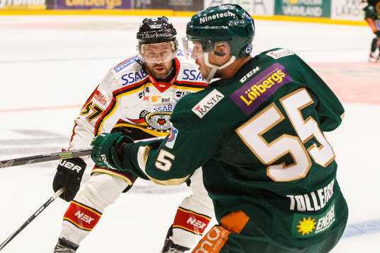 Luleås Per Ledin och Färjestads Ole-Kristian Tollefsen